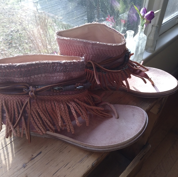 Free People sandals All Leather/Fringe/ Boho Size 7 1/2 (38). Pastel Multi - Picture 6 of 6